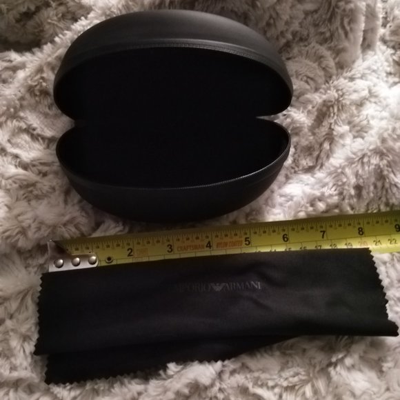 Emporio Armani Sunglasses Case with EA Cloth! - Picture 4 of 8